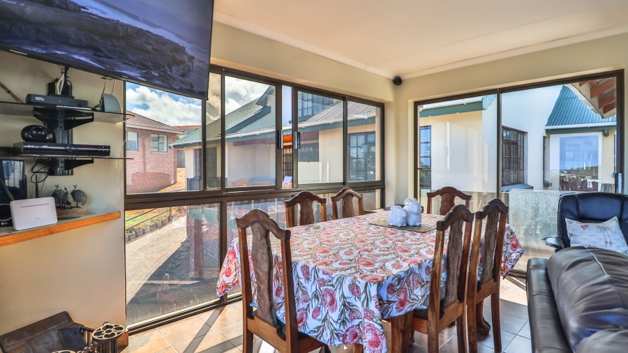 5 Bedroom Property for Sale in Stilbaai Wes Western Cape